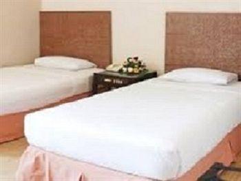 Holiday Hotel Phnom Penh Extérieur photo